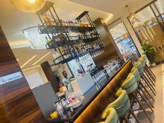 Le Pavillon Restaurant 3