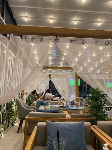 Le Pavillon Restaurant 5