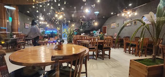 Bosphorus Restaurant & Cafe 3