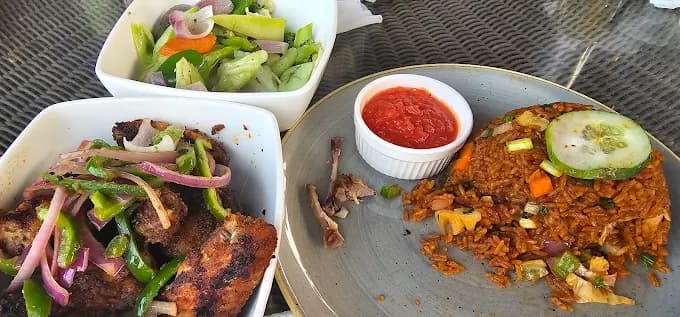 The Honeysuckle Pub & Restaurant - Labone 5